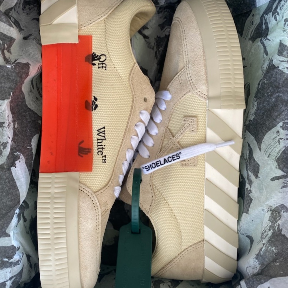 Off-White men's low vulcanized canvas/suede sneakers